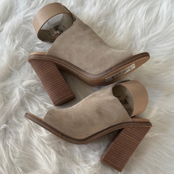 Marc Fisher Mlvashi Suede Buckle Heeled Sandals size 6.5 - Picture 2 of 13